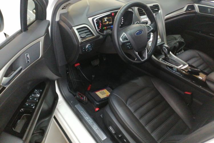 Used Ford Mondeo 2013 2.0L GTDi 200 Fashion Edition Driver Seat