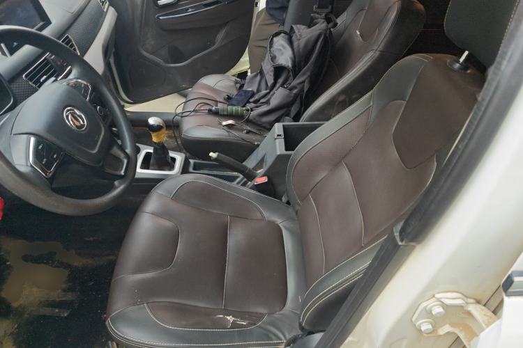 Used Dongfeng Fengon 330 2019 1.5L 330S Manual Comfort Version China VI Standard Left Front Seat