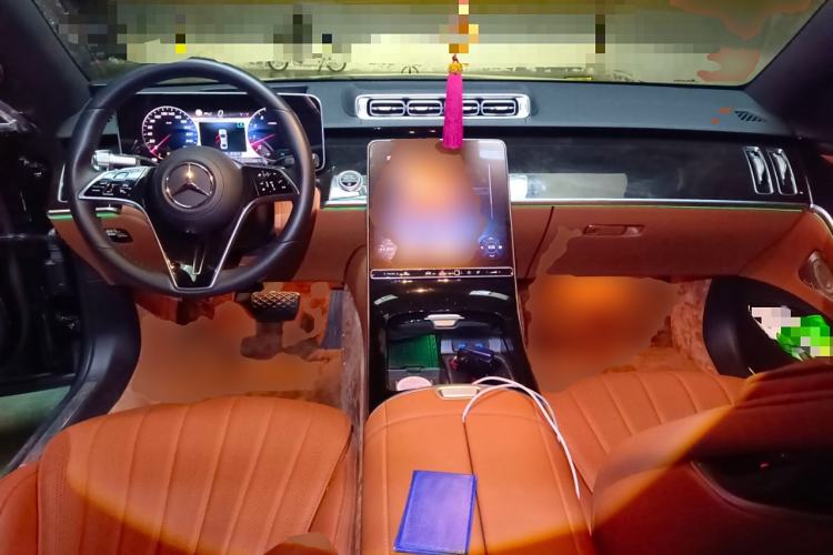 Used Mercedes-Benz S-Class 2024 Restyled S 400 L Luxury Edition Center Console