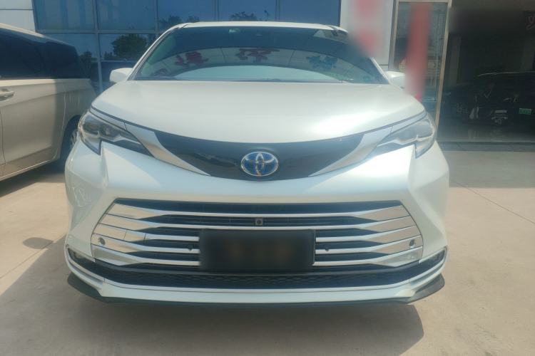 Used Toyota SIENNA 2023 2.5L Hybrid Platinum Edition
