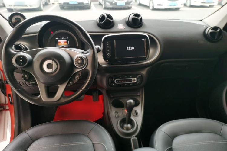 Used smart forfour 2016 0.9T 66 kW Pioneer Edition