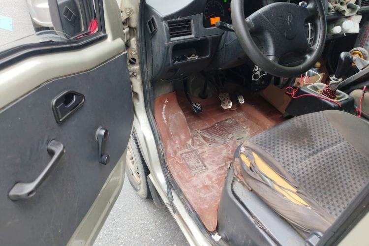 Used Wuling Zhiguang 2013 1.0L Practical Version Driver Seat