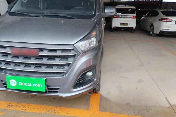 Used Jinbei Gold Hiace 2021 1.5L Passenger Van Travel Lion 7-Seater
