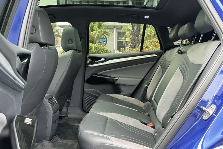 Used Volkswagen ID.4 CROZZ 2024 PRO Model Left Rear Seat