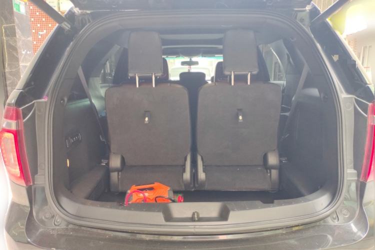 Used Ford Explorer 2013 3.5L Deluxe Model
