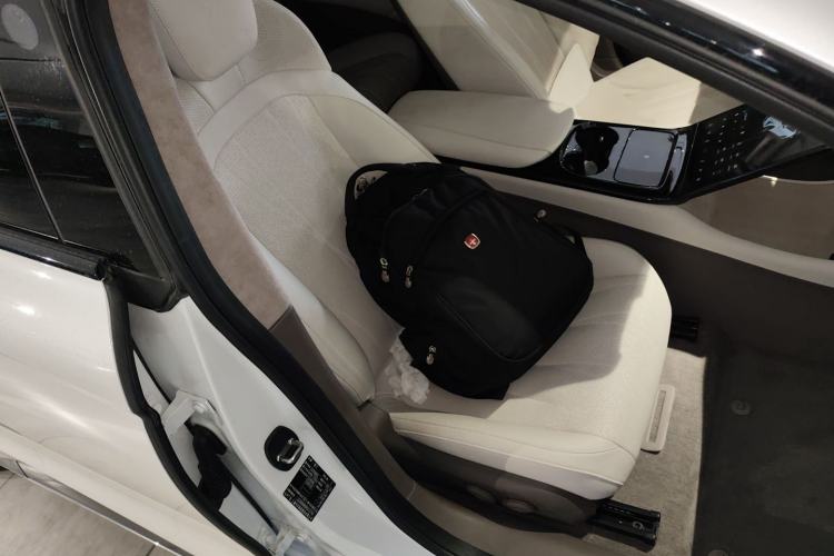 Used IM L7 2022 Dynamic Model Right Front Seat