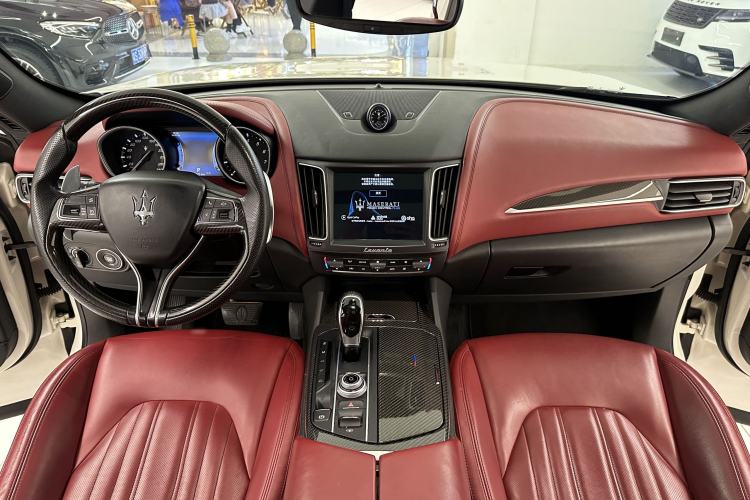 Used Maserati Levante 2016 3.0T Standard Edition Interior 4