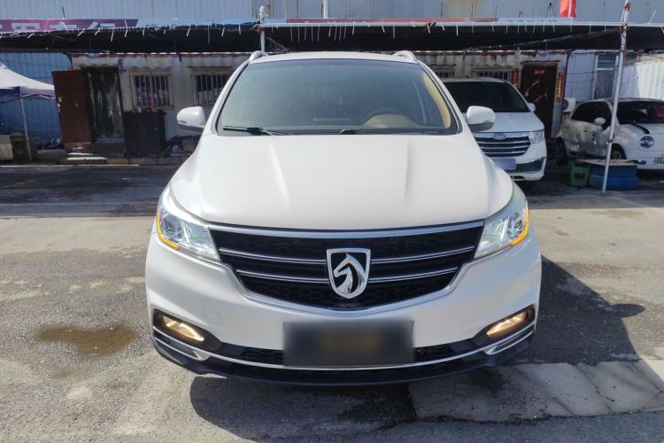 Used Baojun 730 2017 1.5T Manual Fashion Version 7 Seats China V Emission Standard