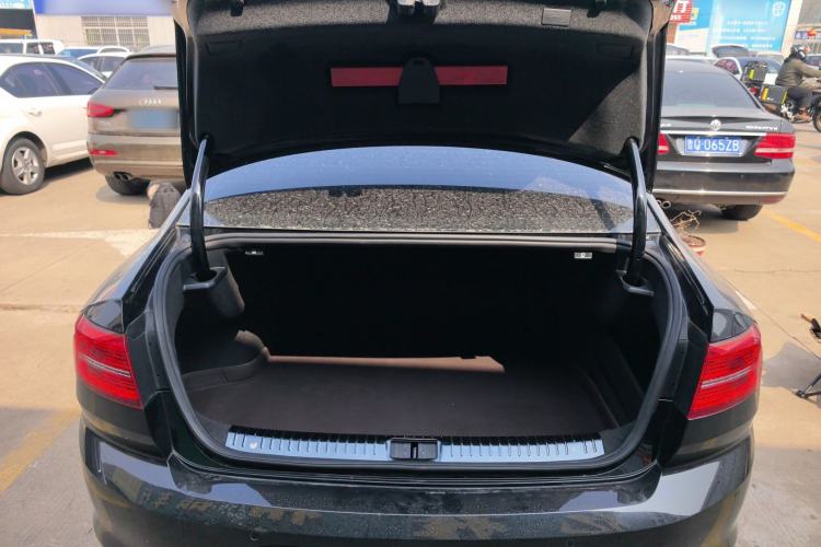 Used Volkswagen Magotan 2018 Facelift 330TSI DSG Luxury Model
