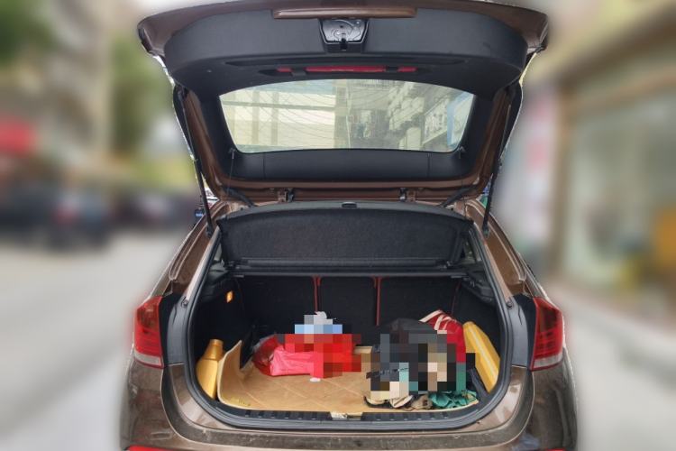 Used BMW X1 2010 sDrive18i Luxury Model Trunk