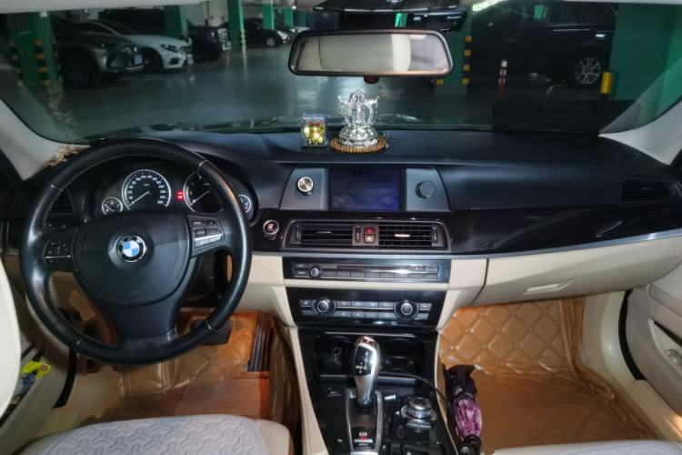 Used BMW 5 Series 2011 523Li Leading Model
