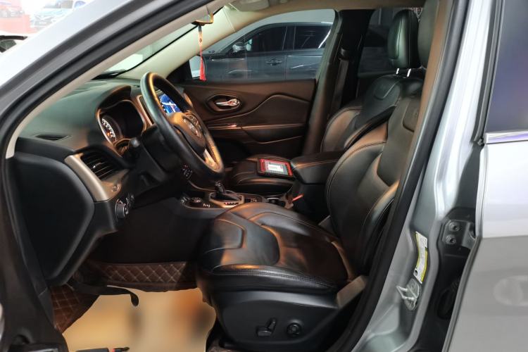 Used Jeep Cherokee 2014 2.4L Luxury Edition