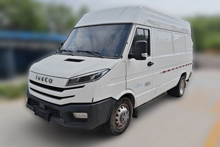 Used Iveco Daily 2023 2.5T V37 Van Long Wheelbase Mid-Roof Dual Tires Manual Doors 2-3 Seater