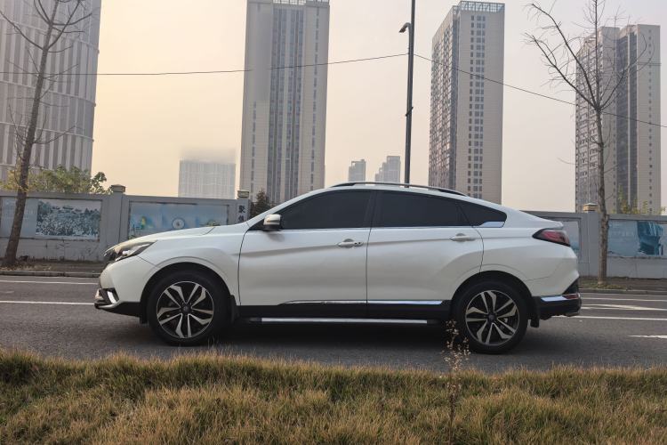 Used Venucia T90 2017 2.0L Manual ZhiShang Edition
