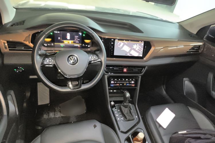 Used Volkswagen Tharu 2022 280TSI Two-Wheel-Drive Luxury Edition Center Console