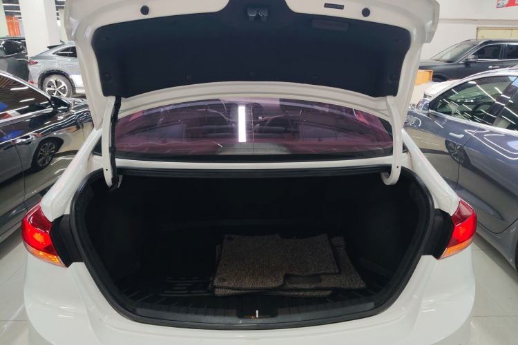 Used Hyundai Elantra (6th Generation / Lingdong) 2016 1.6L Automatic ZhiXuan – Elite Version
