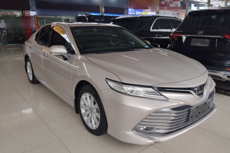 Used Toyota Camry 2019 Revised Version 2.0G Luxury Edition Exterior 1