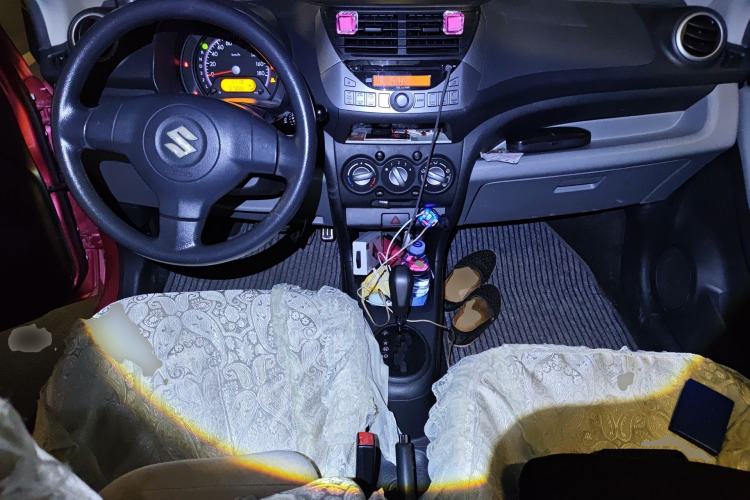 Used Suzuki Alto 2013 1.0L Automatic Luxury Model Center Console