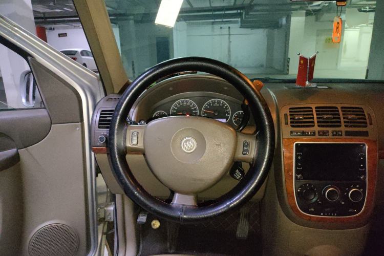 Used Buick GL8 2011 2.4L LT Executive Edition