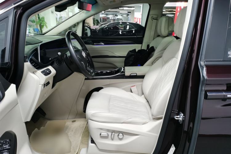 Used Buick GL8 2022 Avenir Aivia 7-Seater Deluxe Edition