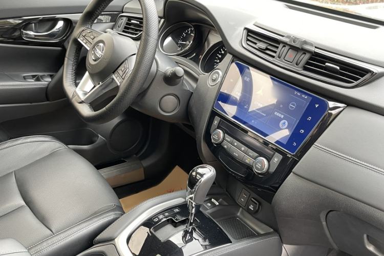 Used Nissan X-Trail 2020 2.0L XL ITS CVT 2WD SmartConnect Comfort Edition Audio And AC Panel