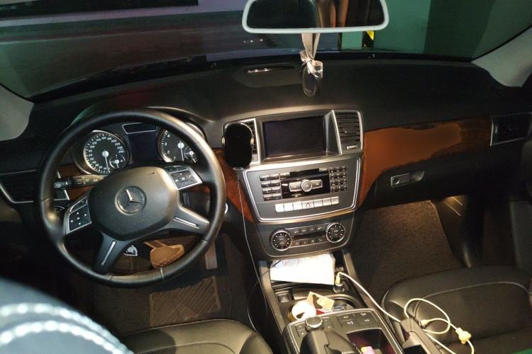 Used Mercedes-Benz M-Class 2012 ML 350 Sport Edition Center Console