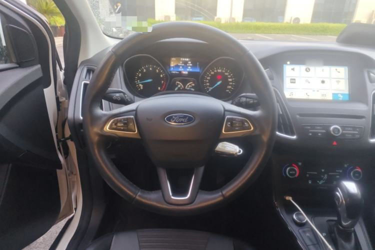 Used Ford Focus 2017 Hatchback EcoBoost 180 Automatic Elite Model Steering Wheel