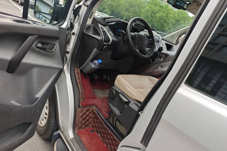 Used Ford Transit 2019 2.0T Diesel Multi-Purpose Commercial Vehicle Short Wheelbase Mid-Roof Design 6-Seater China VI Standard
