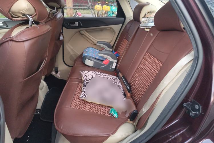 Used Ford Focus 2013 Sedan Classic 1.8L Automatic Base Model
