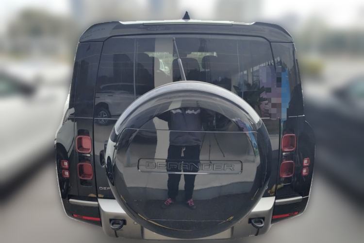 Used Land Rover Defender 2025 130 3.0T P400 Seven-Seat Luxury Edition Rear