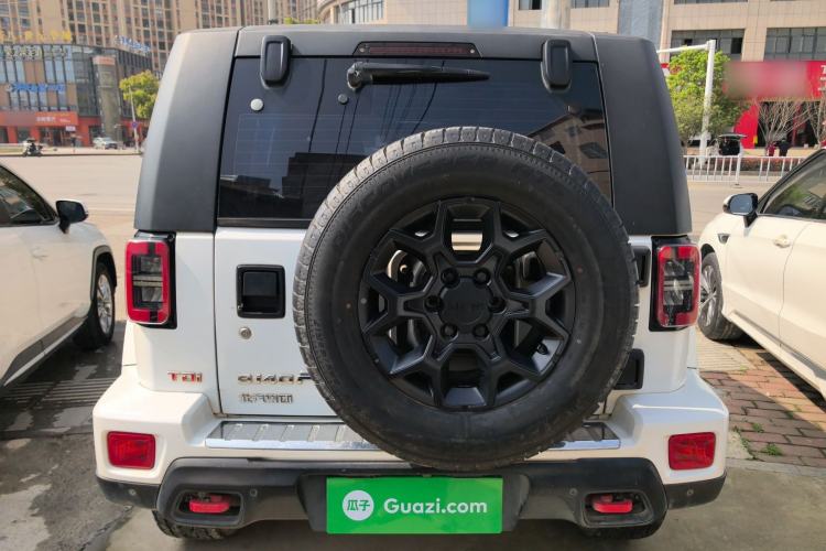 Used BAIC Off-Road BJ40 2021 2.0D Automatic Four-Wheel Drive Blade Hero Edition Pioneer Model
