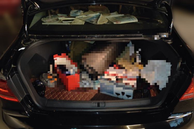 Used Volkswagen Magotan 2015 1.8TSI Advanced Model Trunk