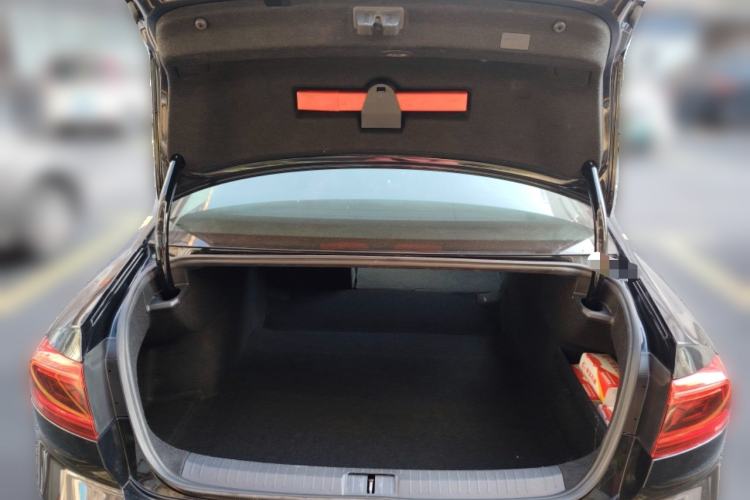 Used Volkswagen Magotan 2020 280TSI DSG Comfort Edition Trunk