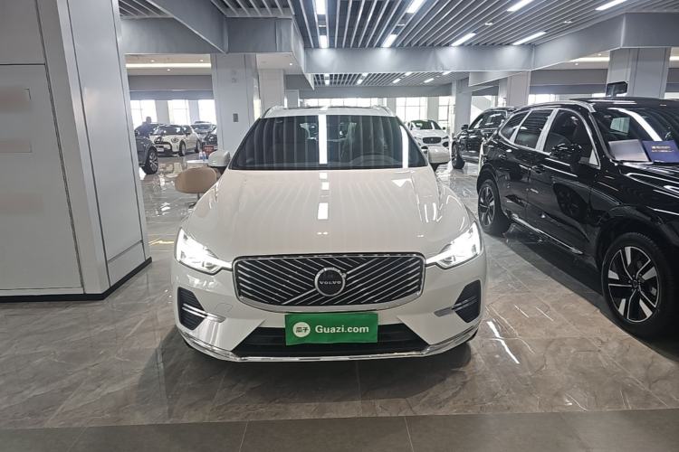Used Volvo XC60 2026 B5 4x4 Smart Luxury Edition Front