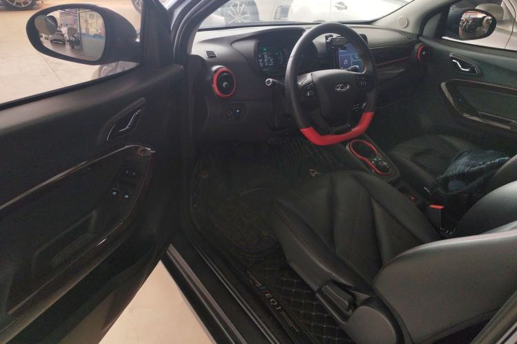 Used Chery QQ Little Ant 2022 Restyled Version Sweet Pink Edition Half-Sugar Version 30.6 kWh 30 kW 301 km Driver Seat