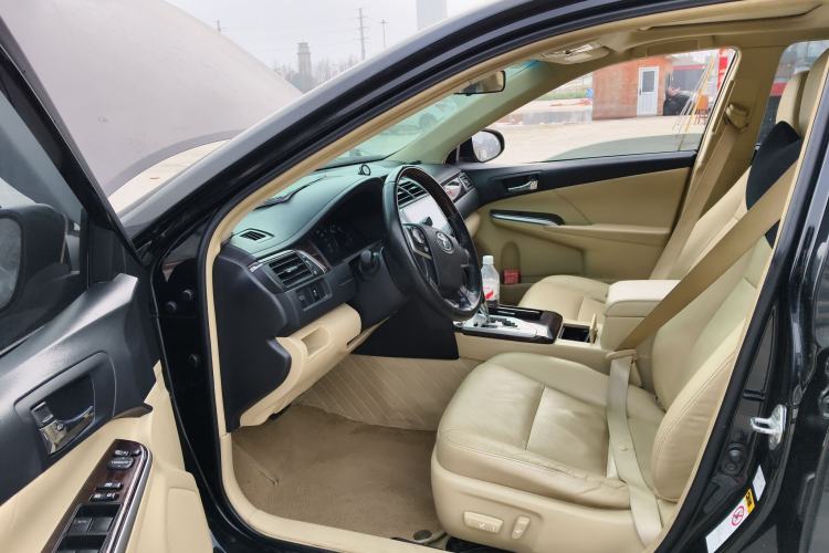 Used Toyota Camry 2015 2.0G Premier Edition
