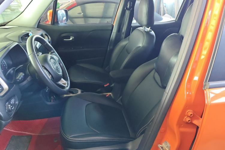 Used Jeep Renegade 2018 Connected Large Screen Version 180T Automatic High-Energy Edition
