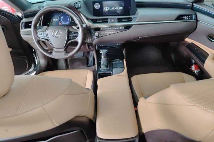 Used Lexus ES  Center Console