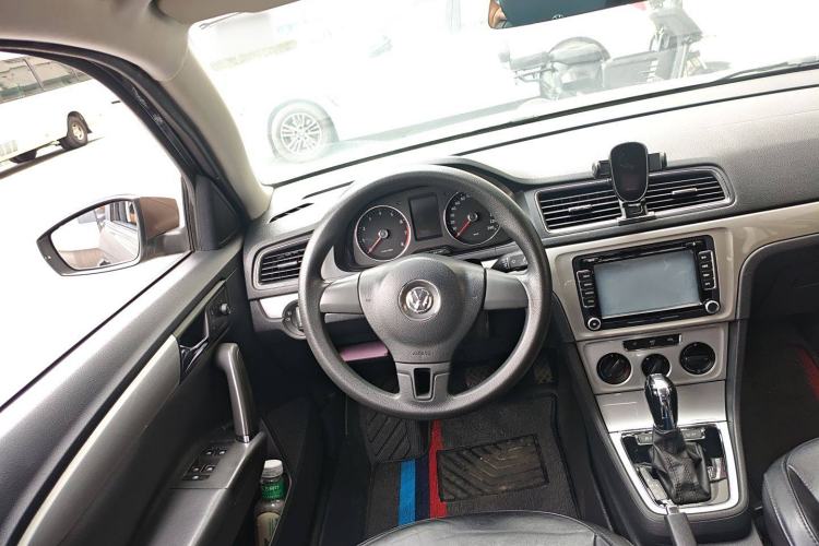 Used Volkswagen Gran Lavida 2013 1.4 TSI Automatic Comfort Model
