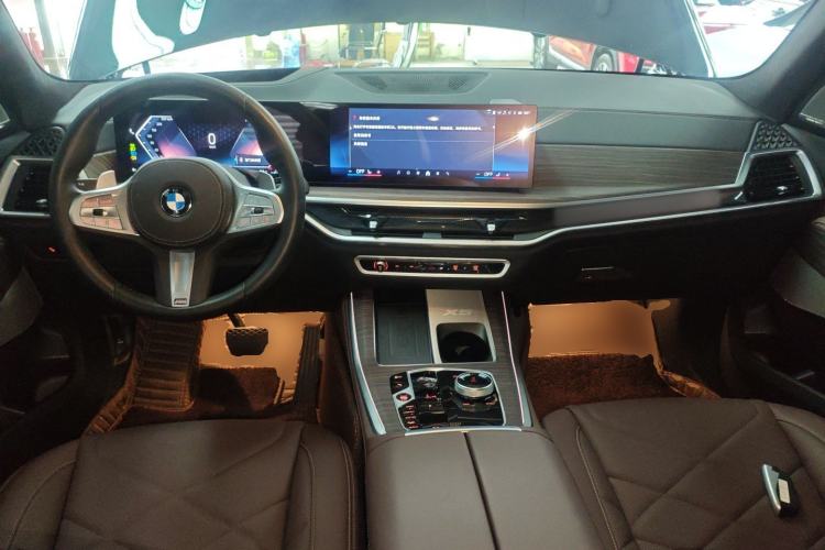 Used BMW X5 2023 xDrive 40Li M Sport Package