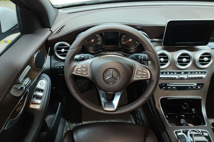 Used Mercedes-Benz GLC 2017 GLC 300 4MATIC Sport Edition Steering Wheel