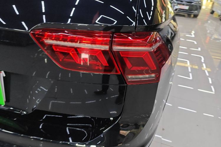 Used Volkswagen Tiguan L 2022 330TSI Automatic Two-Wheel Drive R-Line Enhanced Edition