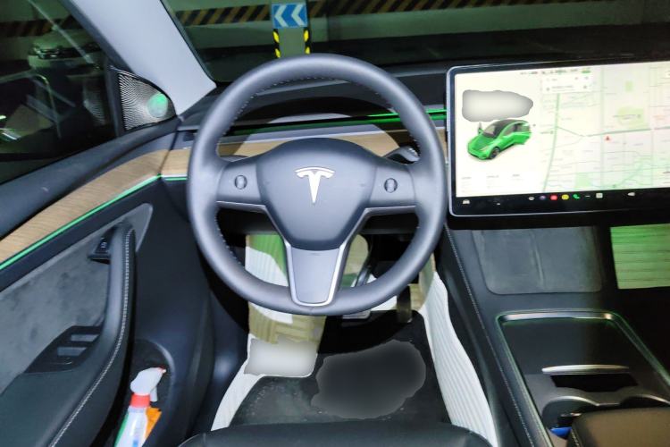 Used Tesla Model Y 2021 Long-Range All-Wheel-Drive Version
