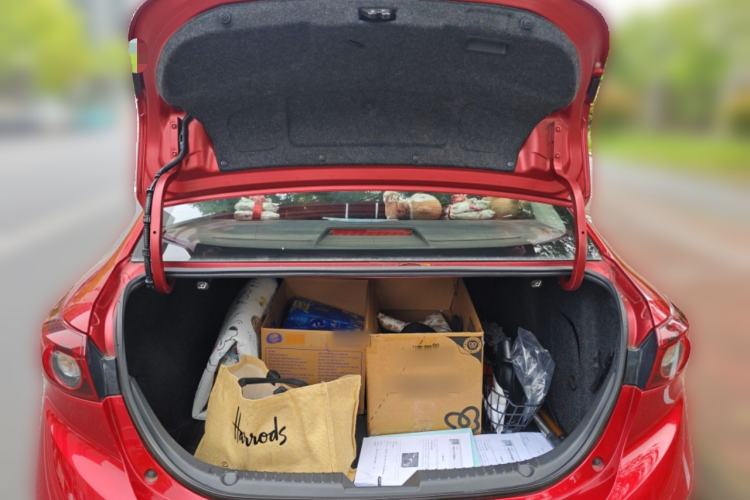 Used Mazda 3 Axela 2016 Sedan 1.5L Automatic Luxury Model