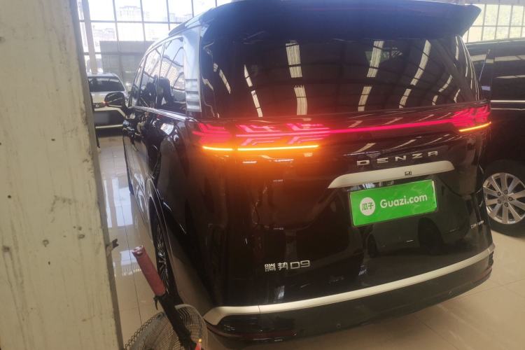 Used Denza D9 2024 DM-i 980 Four-Wheel Drive Prestige Model
