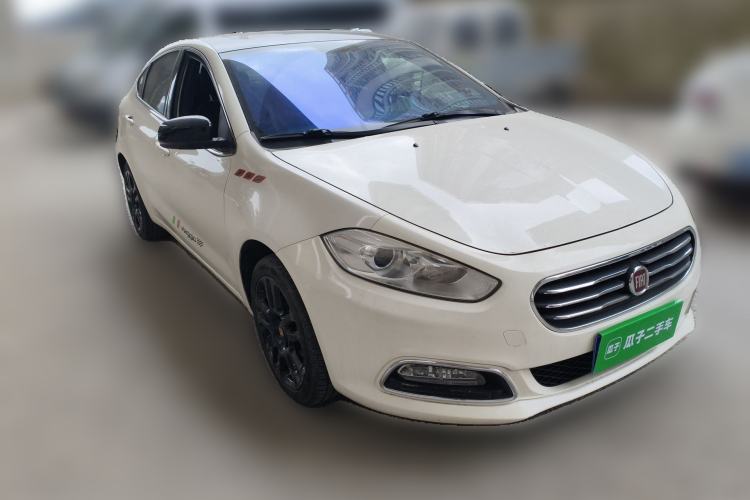 Used Fiat Viaggio 2012 1.4T Automatic Luxury Edition Front Right 45 Deg