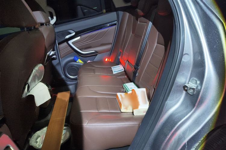 Used Wey VV7 2017 2.0T Flagship Model Interior 4