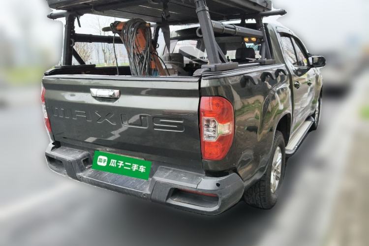 Used SAIC MAXUS T60 2017 2.8T Diesel Manual Two-Wheel Drive High-Ride Comfort Version Standard Cabin China V Emission Standard Rear Right 45 Deg