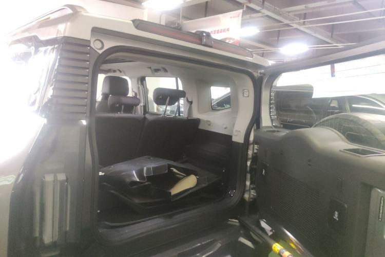 Used JETOUR Traveler 2023 2.0T Four-Wheel Drive Conqueror Trunk