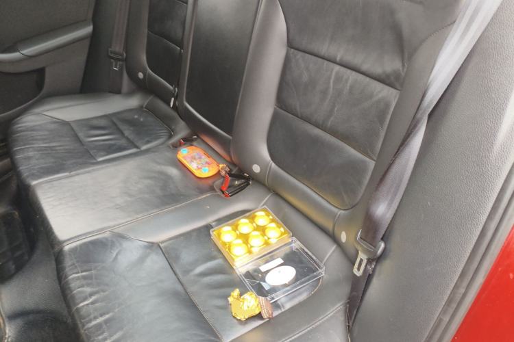 Used Volkswagen Sagitar 2014 Revised Version 1.6L Automatic Comfort Edition Left Rear Seat